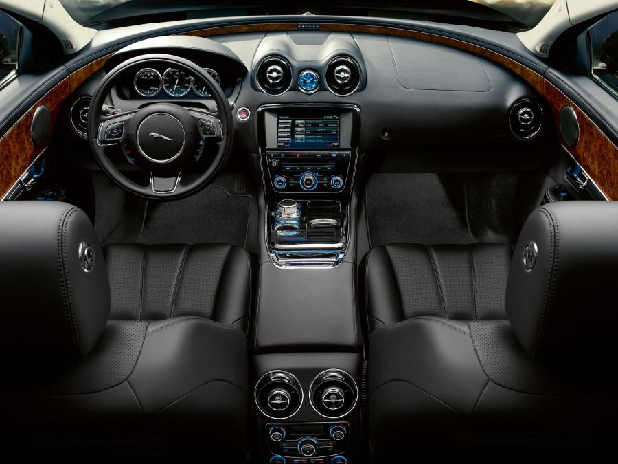  Jaguar XJ 2009 года  (фото 15 из 142)
